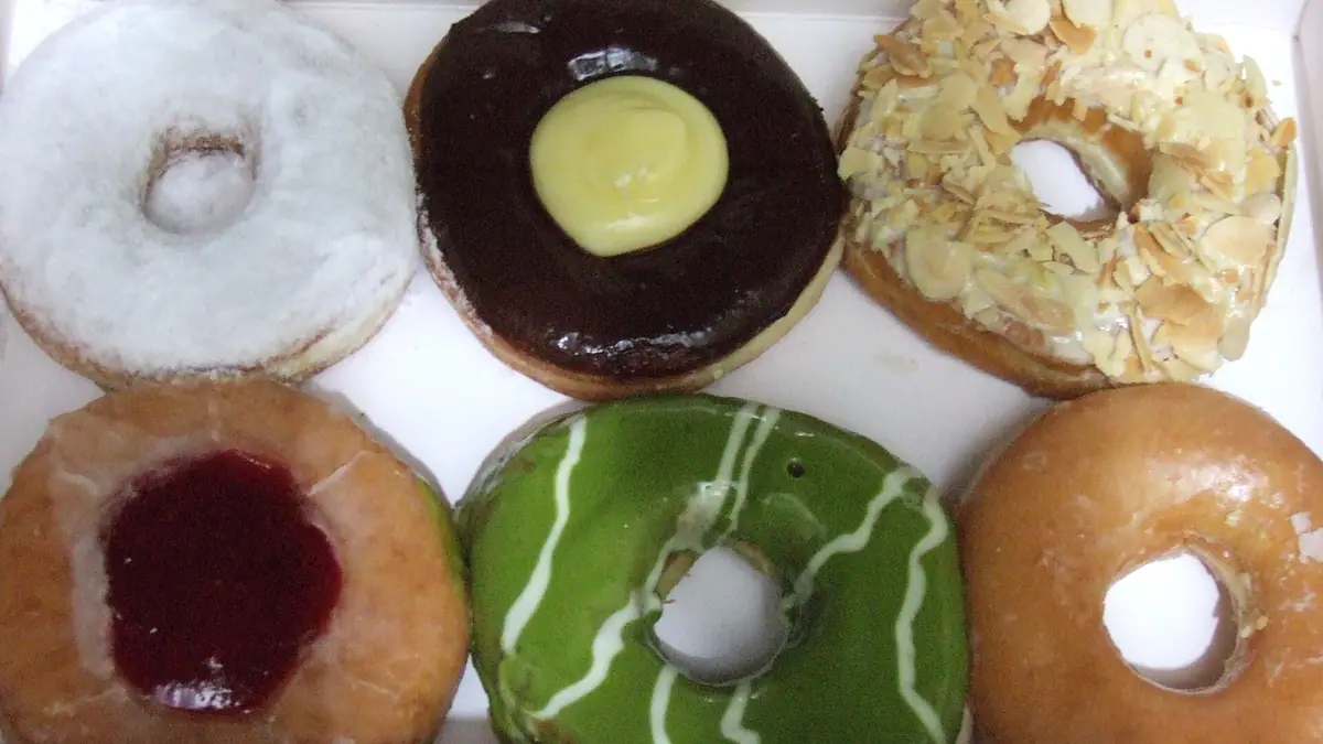 Doughnut Shop bakes